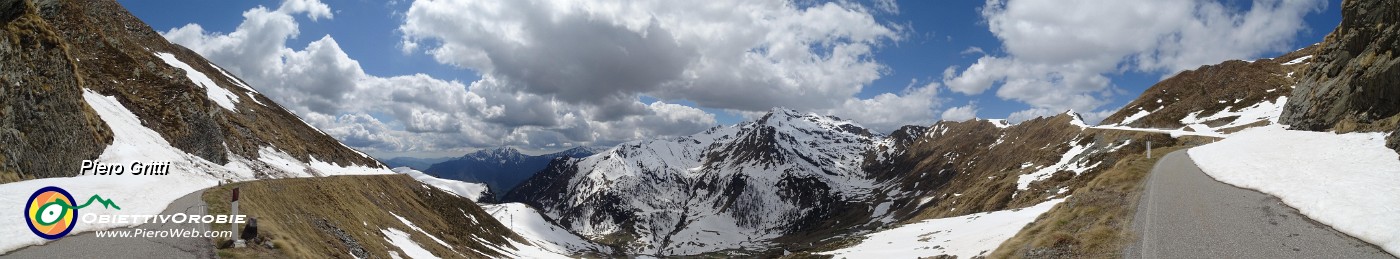 59 Salito al Passo da Ca' S. Marco sulla Via Priula ora scendo dalla strada in parte innevata .jpg